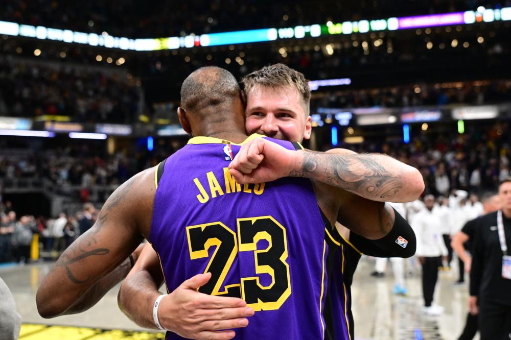 足球不仅仅 足球不仅仅